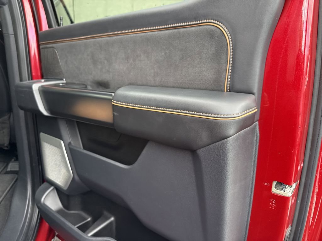 Used 2024 Ford F250 Platinum image 19