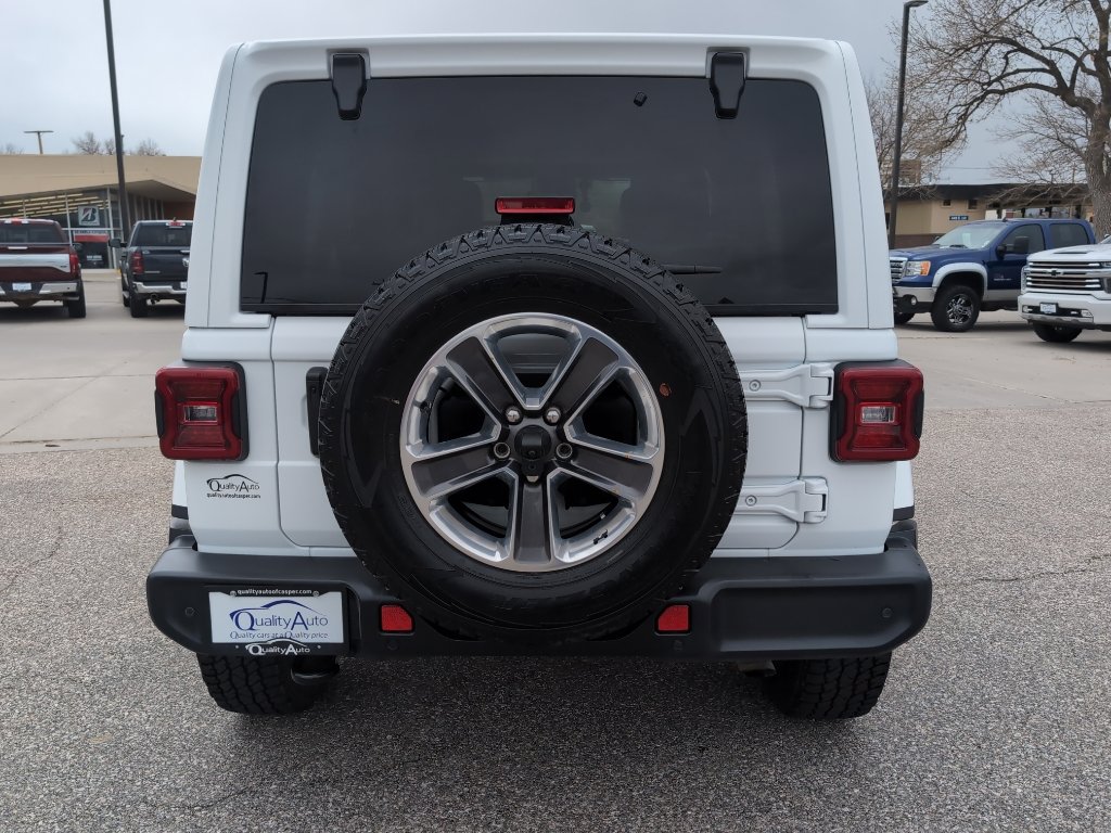 Used 2022 Jeep Wrangler Unlimited Sahara w/ Cold Weather Group AWD/4WD image 7