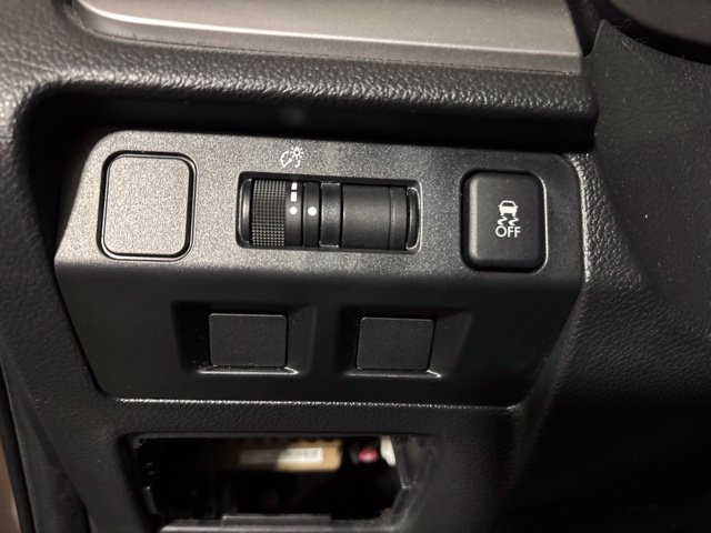 Used 2016 Subaru Forester 2.5i Premium w/ All-Weather Package AWD/4WD image 31