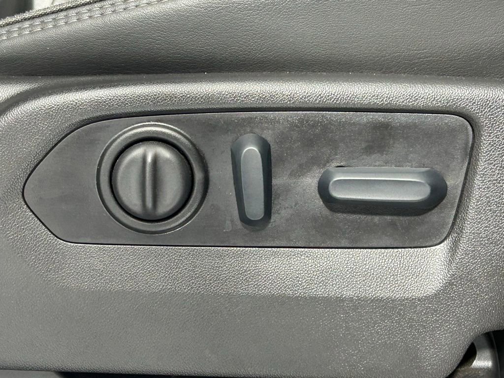 Used 2023 Chevrolet Silverado 3500 High Country image 12