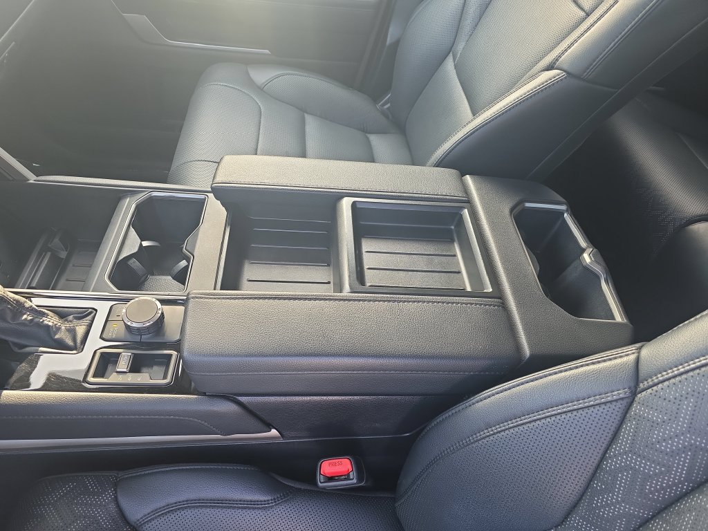 Used 2023 Toyota Tundra Limited AWD/4WD image 23
