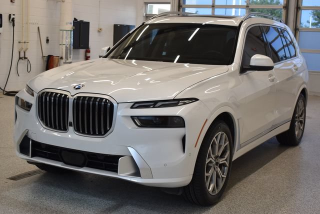 Used 2024 BMW X7 xDrive40i AWD/4WD image 9