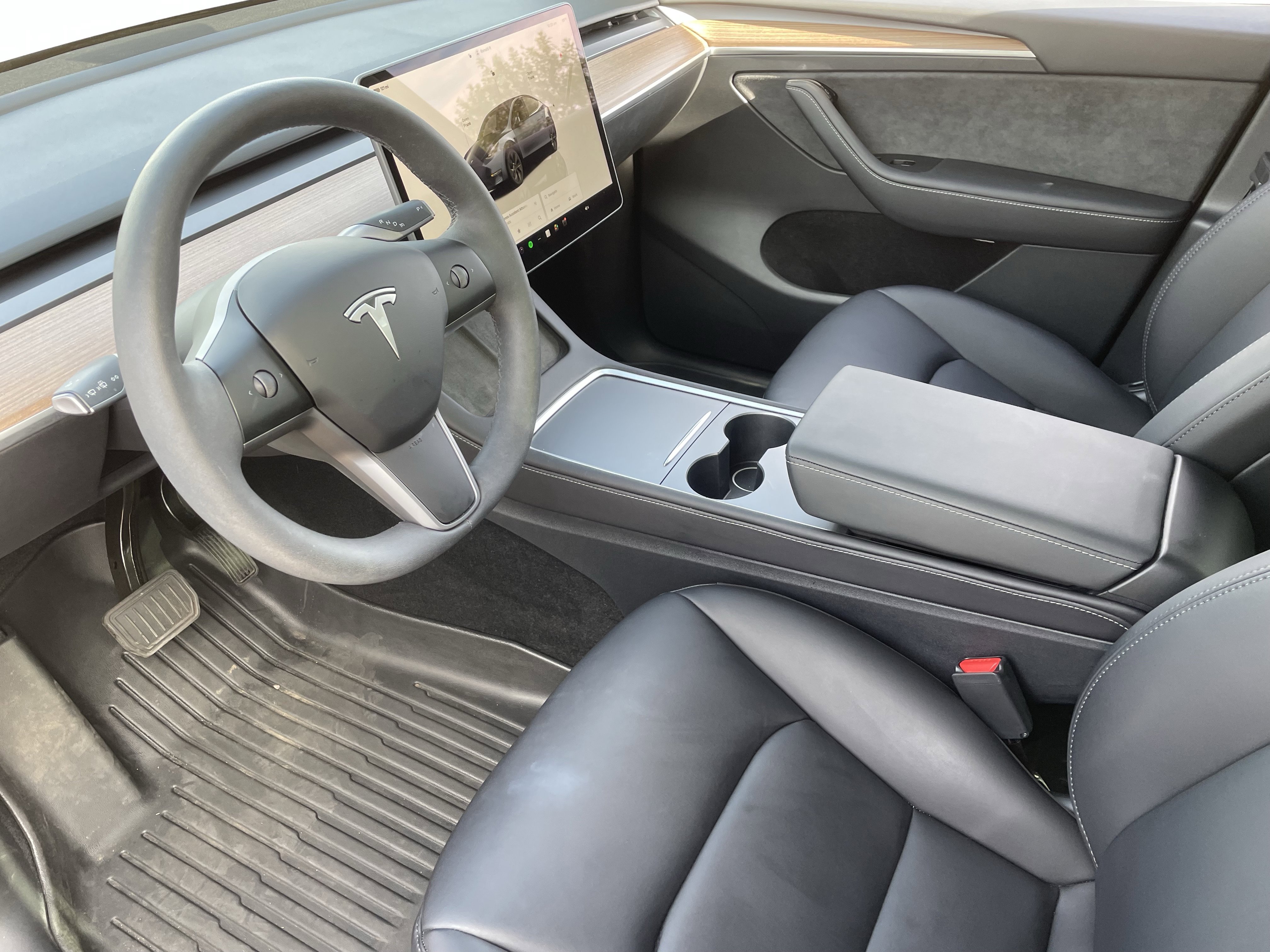Used 2025 Tesla Model Y Long Range image 19