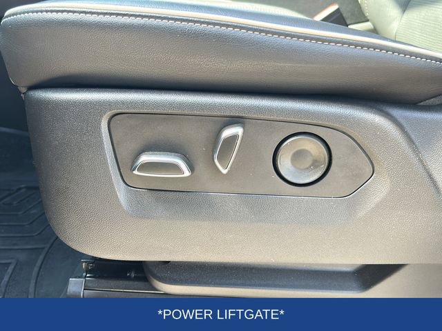 Certified 2022 Cadillac Escalade Premium Luxury image 21