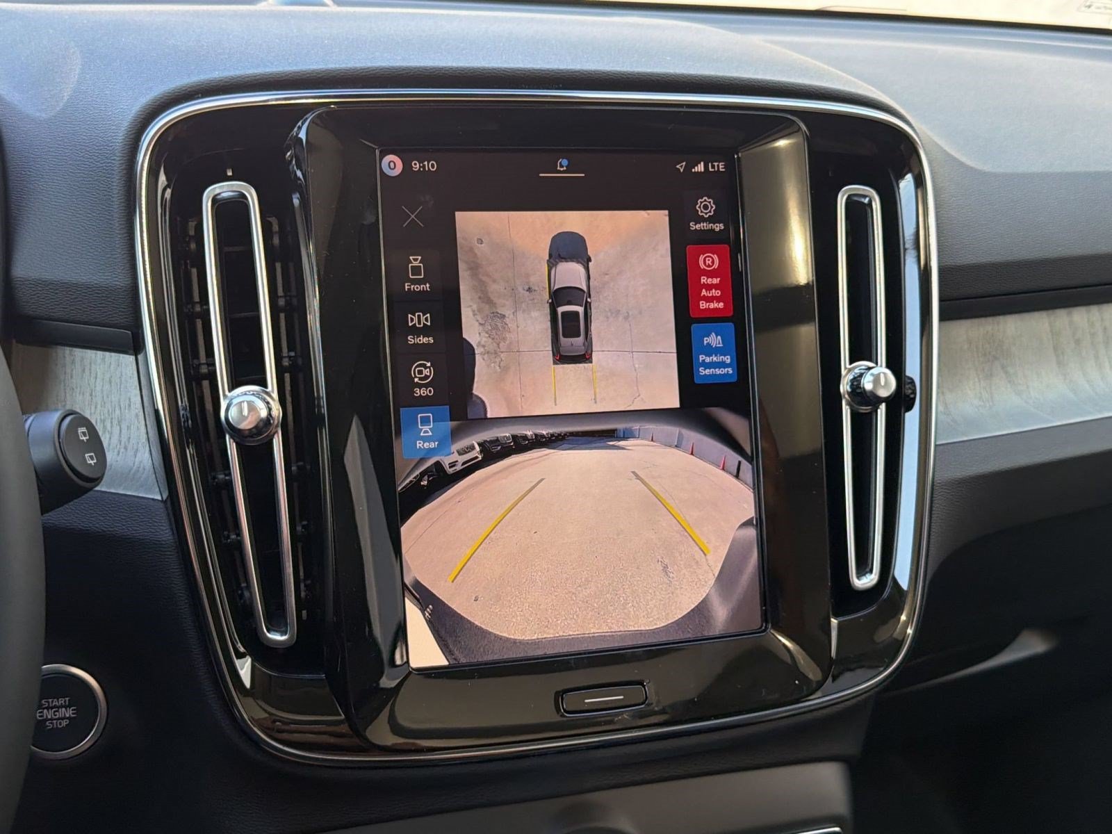 New 2026 Volvo XC40 B5 Plus w/ Protection Package Premier AWD/4WD image 18
