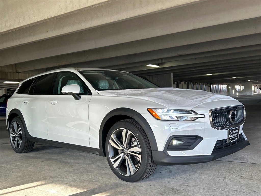 New 2026 Volvo V60 B5 Cross Country Plus w/ Protection Package Premier video 1