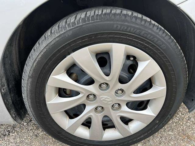 Used 2011 Hyundai Elantra GLS image 10