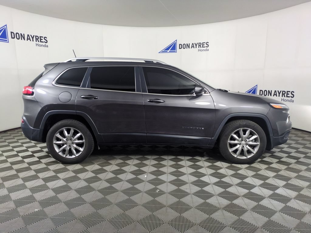 Used 2018 Jeep Cherokee Limited AWD/4WD image 8