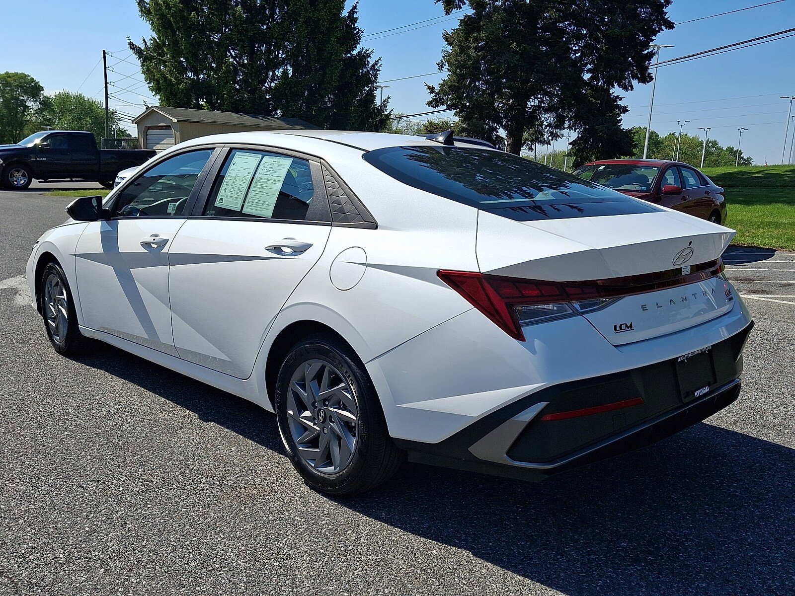Certified 2025 Hyundai Elantra Hybrid w/ Cargo Package FWD image 7