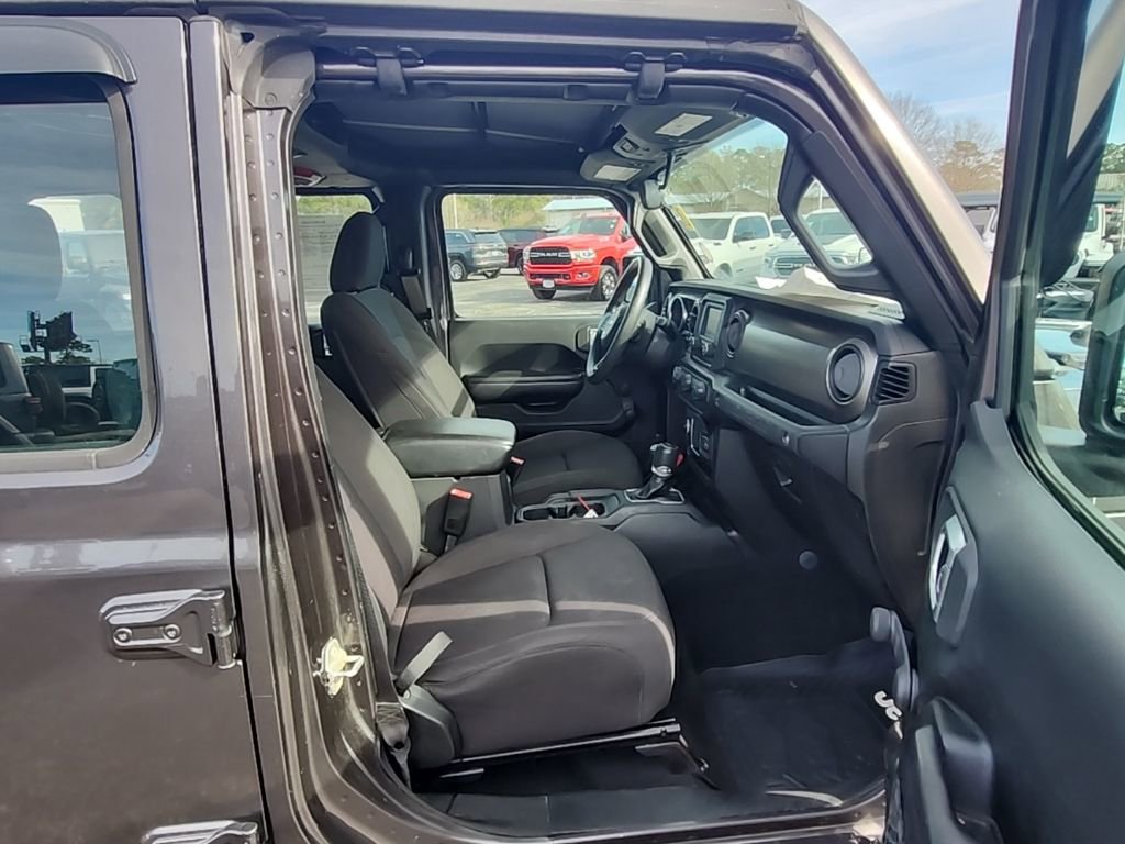 Used 2018 Jeep Wrangler Unlimited Sport image 21