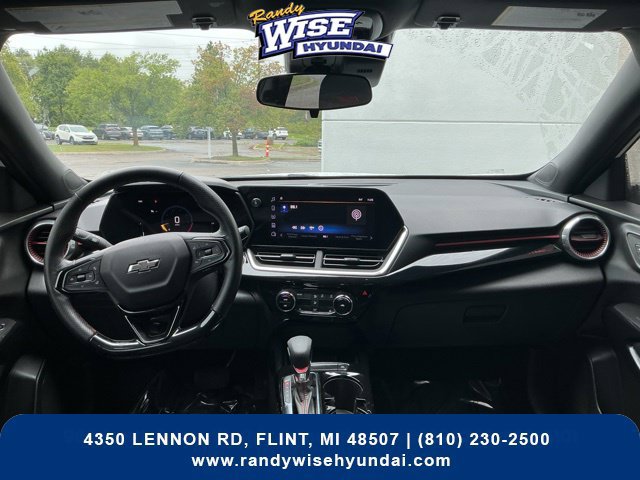Used 2024 Chevrolet Trax RS FWD image 4