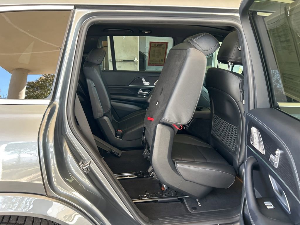 Used 2023 Mercedes-Benz GLS 450 4MATIC w/ AMG Line Exterior image 34