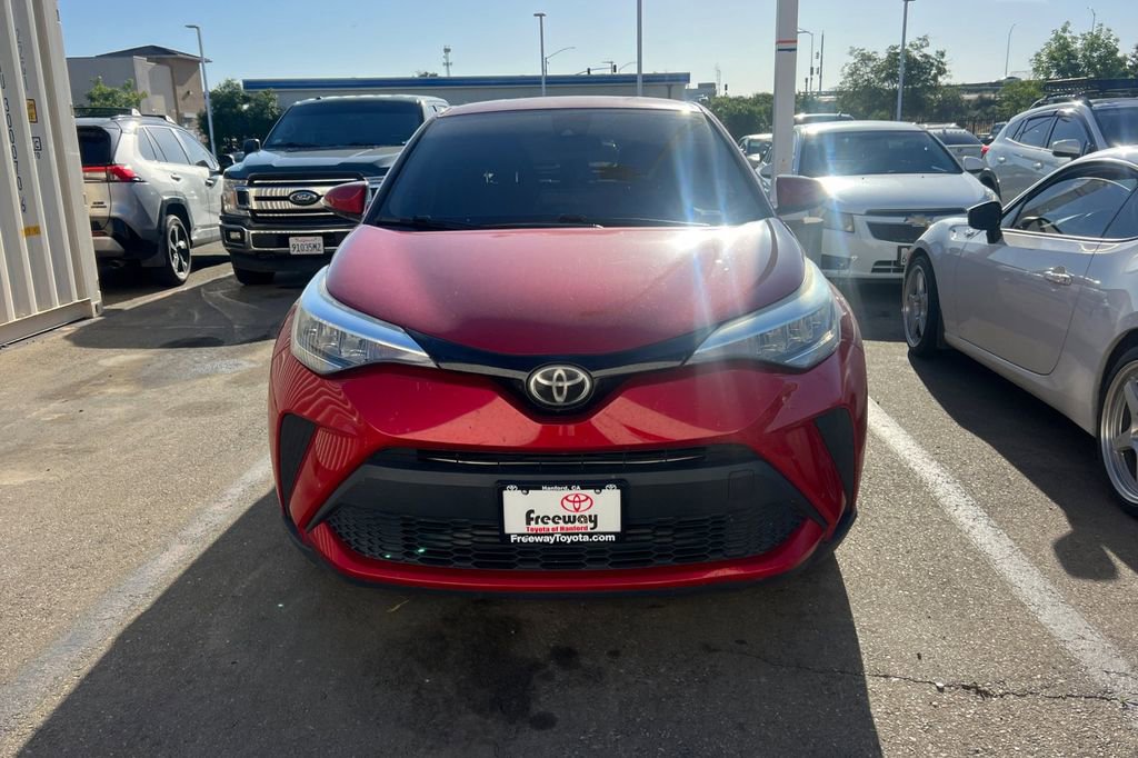 Used 2020 Toyota C-HR LE FWD image 3