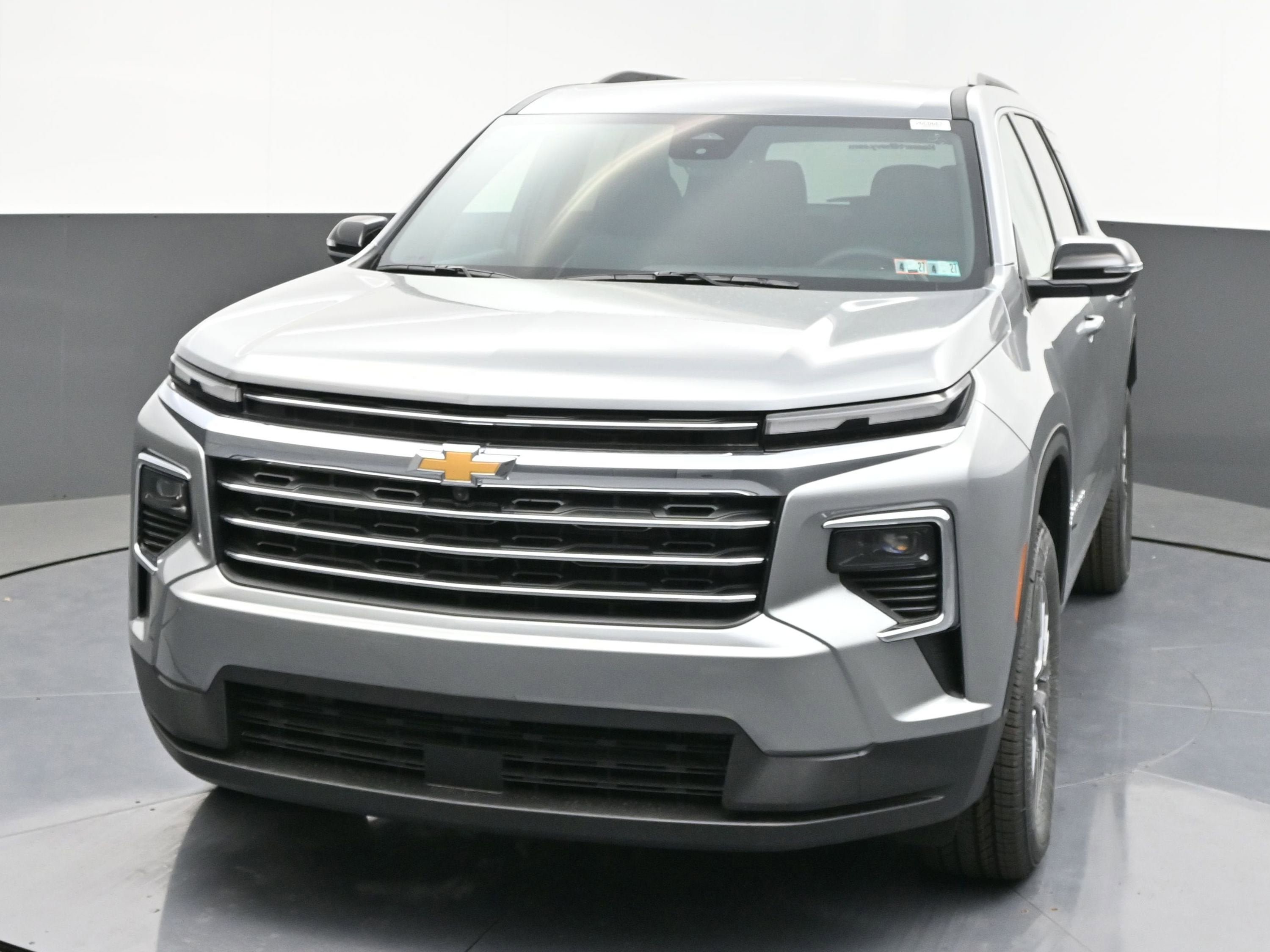 New 2026 Chevrolet Traverse LT w/ Driver Confidence Package AWD/4WD image 3