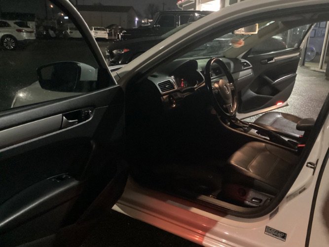 Used 2014 Volkswagen Passat TDI SE image 9