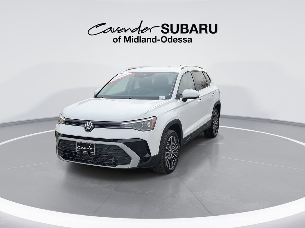 Used 2025 Volkswagen Taos SE image 4