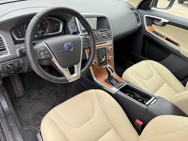 Used 2017 Volvo XC60 T5 Inscription w/ Preferred Option Package AWD/4WD image 9