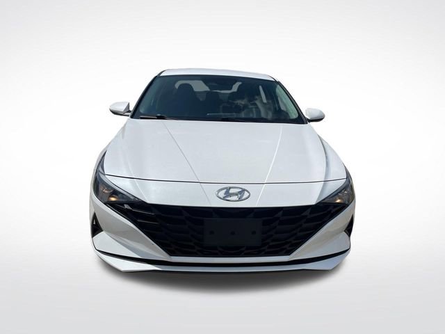 Used 2022 Hyundai Elantra SEL w/ Cargo Package FWD image 2