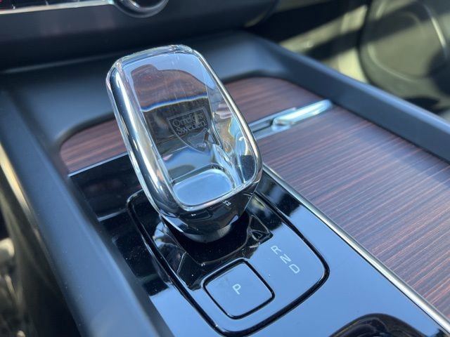 Certified 2023 Volvo XC60 B5 Ultimate w/ Climate Package image 37