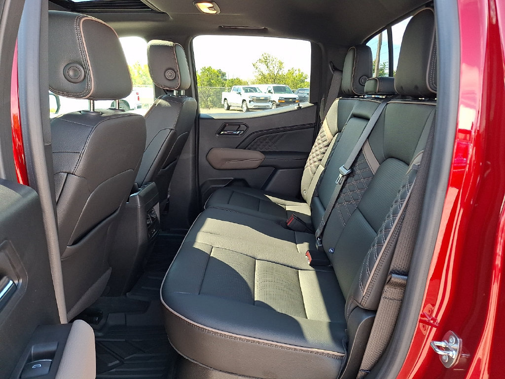 Used 2023 GMC Canyon Denali AWD/4WD image 13