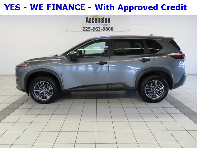 Used 2023 Nissan Rogue S image 3