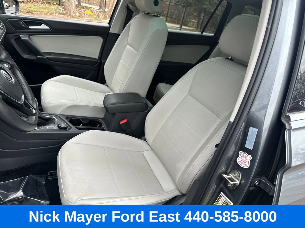 Used 2020 Volkswagen Tiguan SE w/ Panoramic Sunroof Package image 25