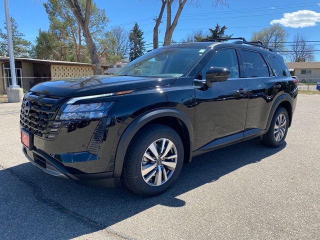 New 2026 Nissan Pathfinder SL image 1