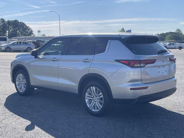 Used 2024 Mitsubishi Outlander ES AWD/4WD image 6