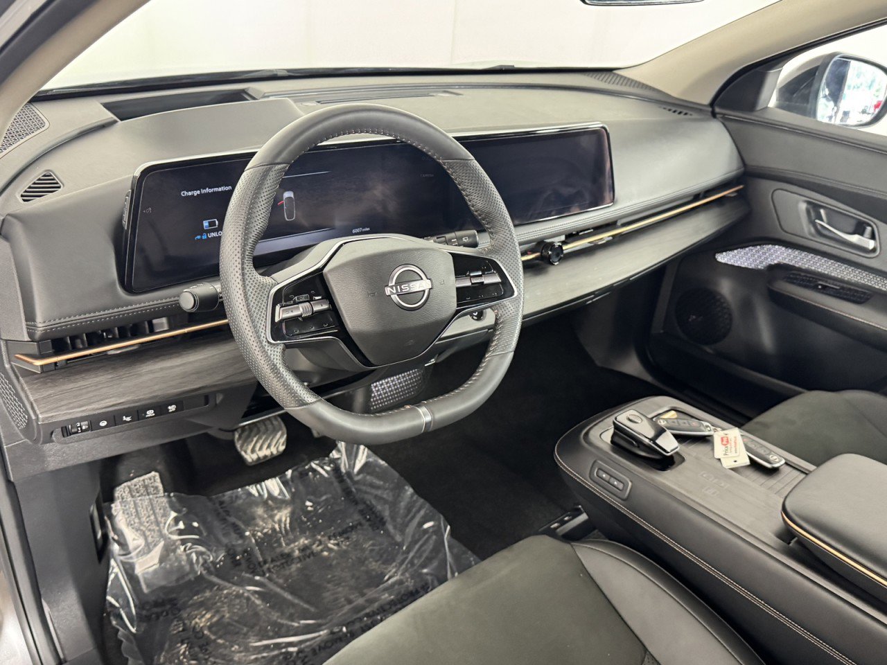 Used 2024 Nissan Ariya AWD image 17