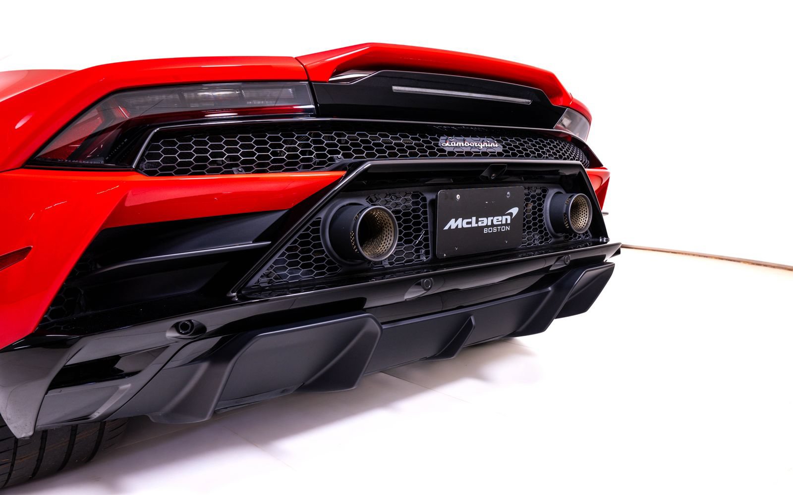 Used 2021 Lamborghini Huracan EVO RWD image 11
