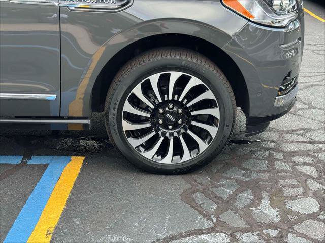 Certified 2024 Lincoln Navigator L Black Label AWD/4WD image 9