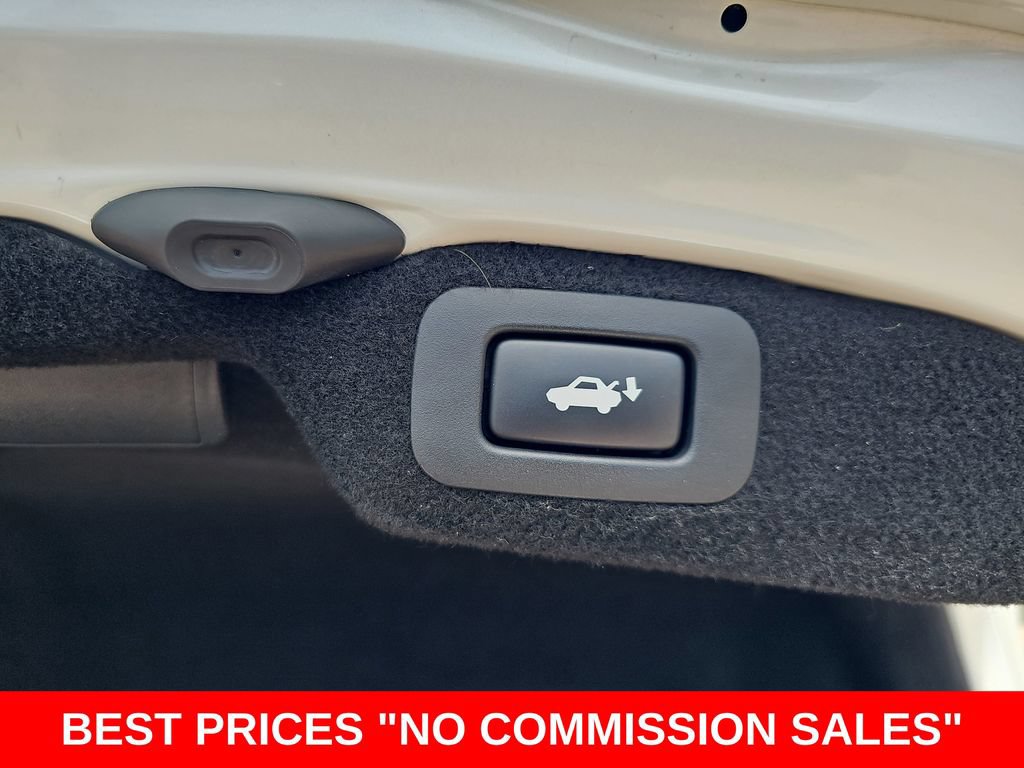 Used 2016 Lexus LS 460 w/ Comfort Package RWD image 13