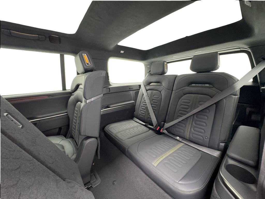 Used 2024 Rivian R1S Adventure AWD/4WD image 26