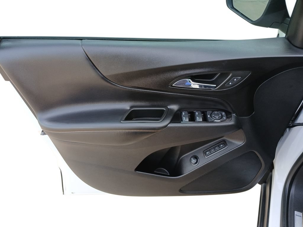 Certified 2022 Chevrolet Equinox Premier w/ LPO, Floor Liner Package FWD image 23