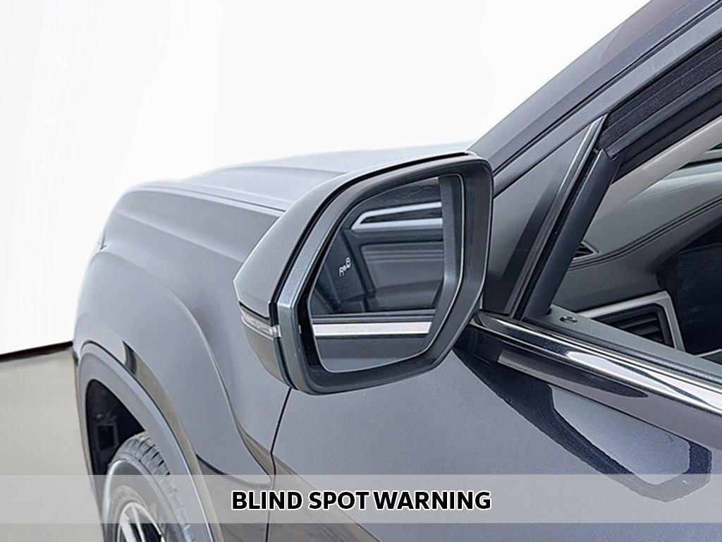 Used 2023 Volkswagen Atlas SE image 3