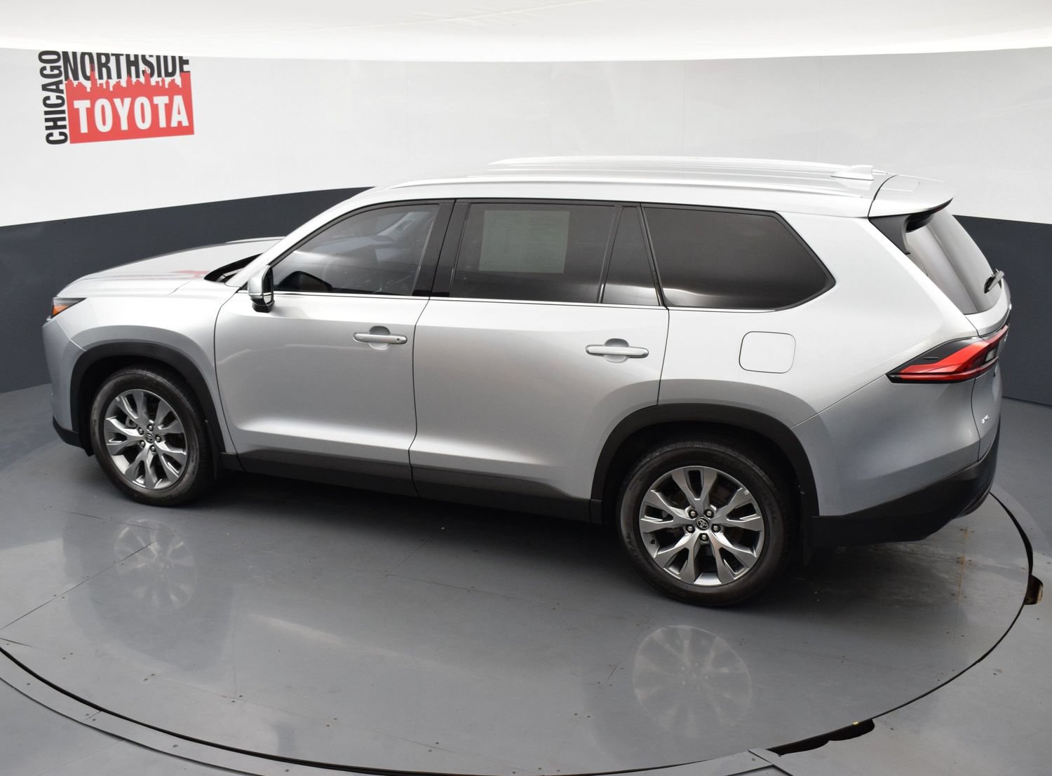 Used 2024 Toyota Grand Highlander AWD image 25