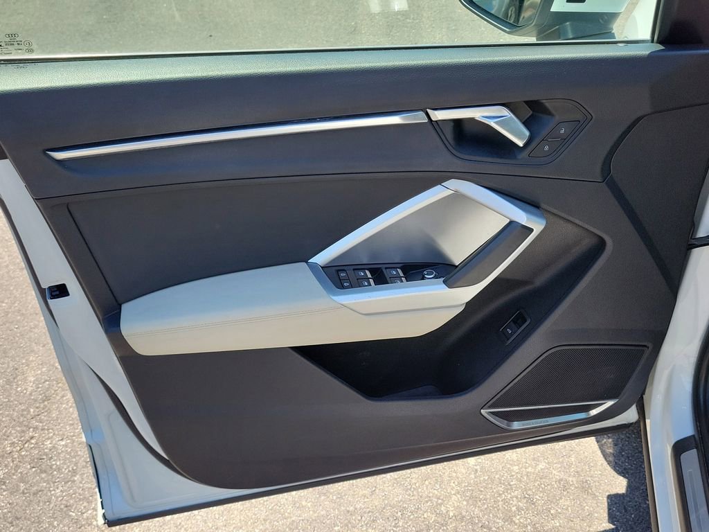 Used 2019 Audi Q3 2.0T Premium Plus w/ Premium Plus Package AWD/4WD image 18