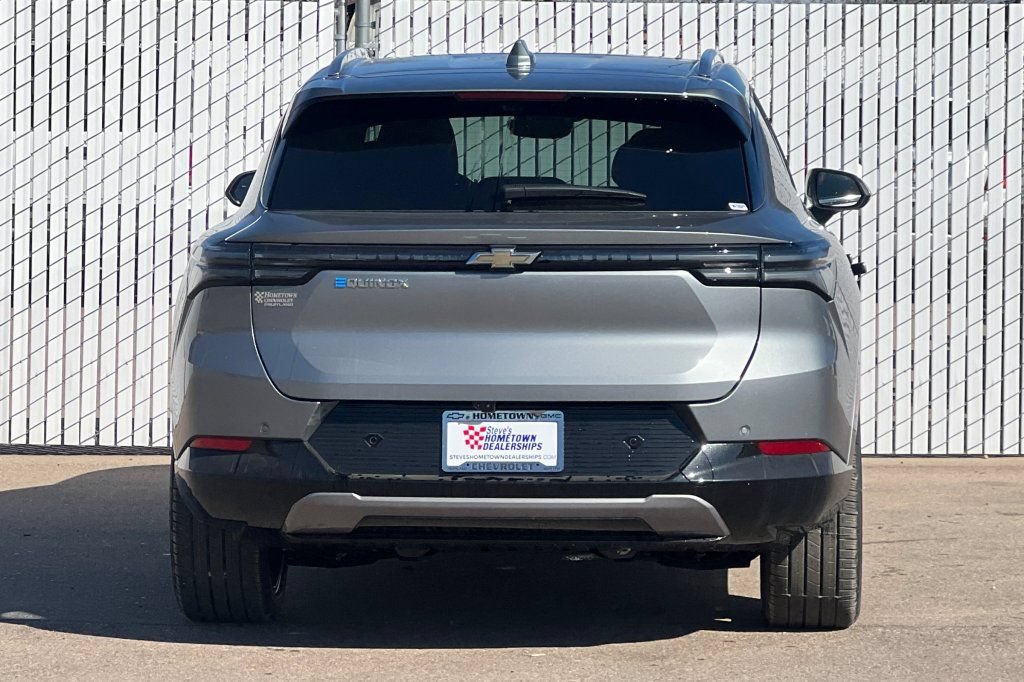 New 2026 Chevrolet Equinox EV LT w/ Convenience Package II FWD image 5