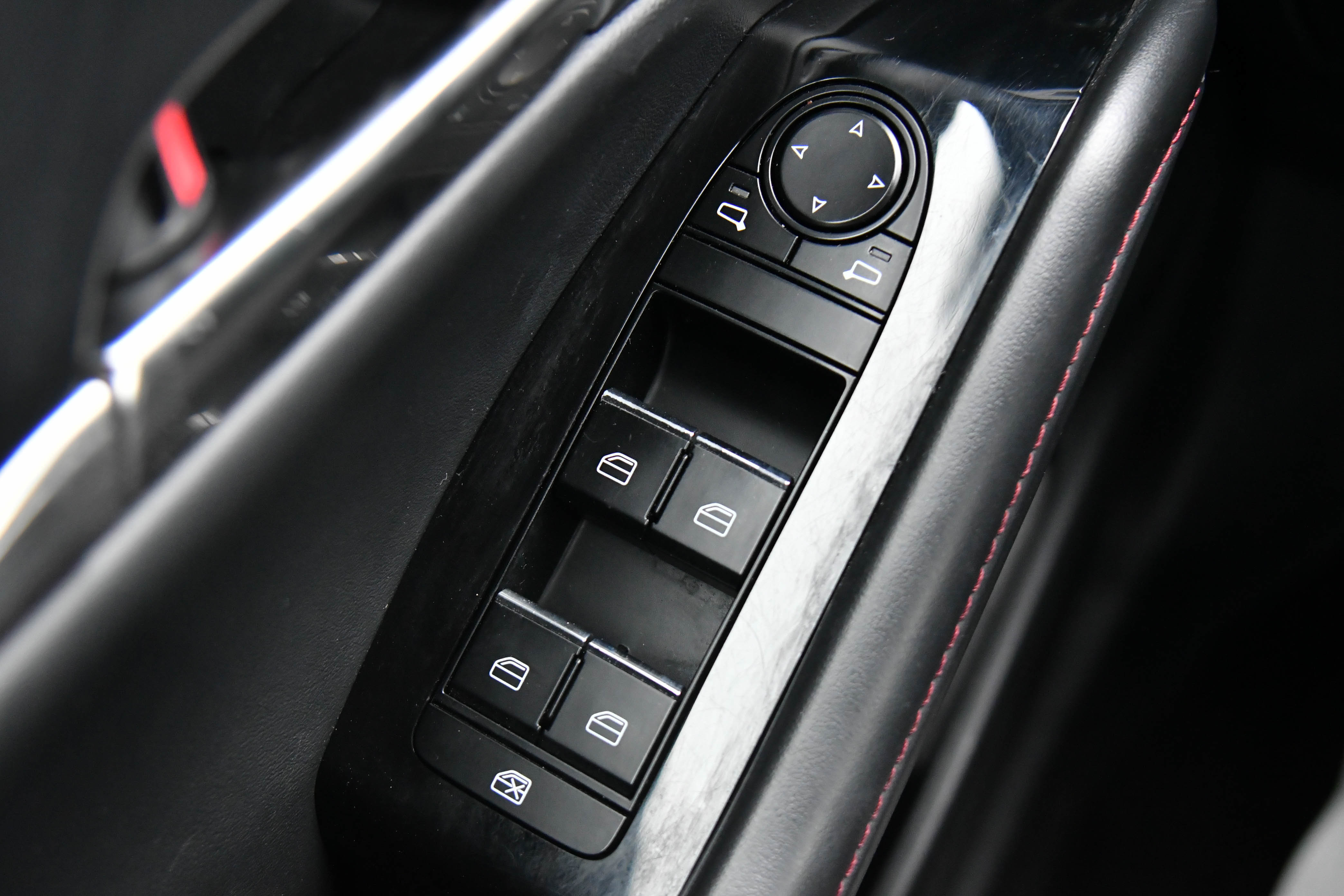 Used 2024 MAZDA CX-30 AWD 2.5 S w/ Preferred Package image 33