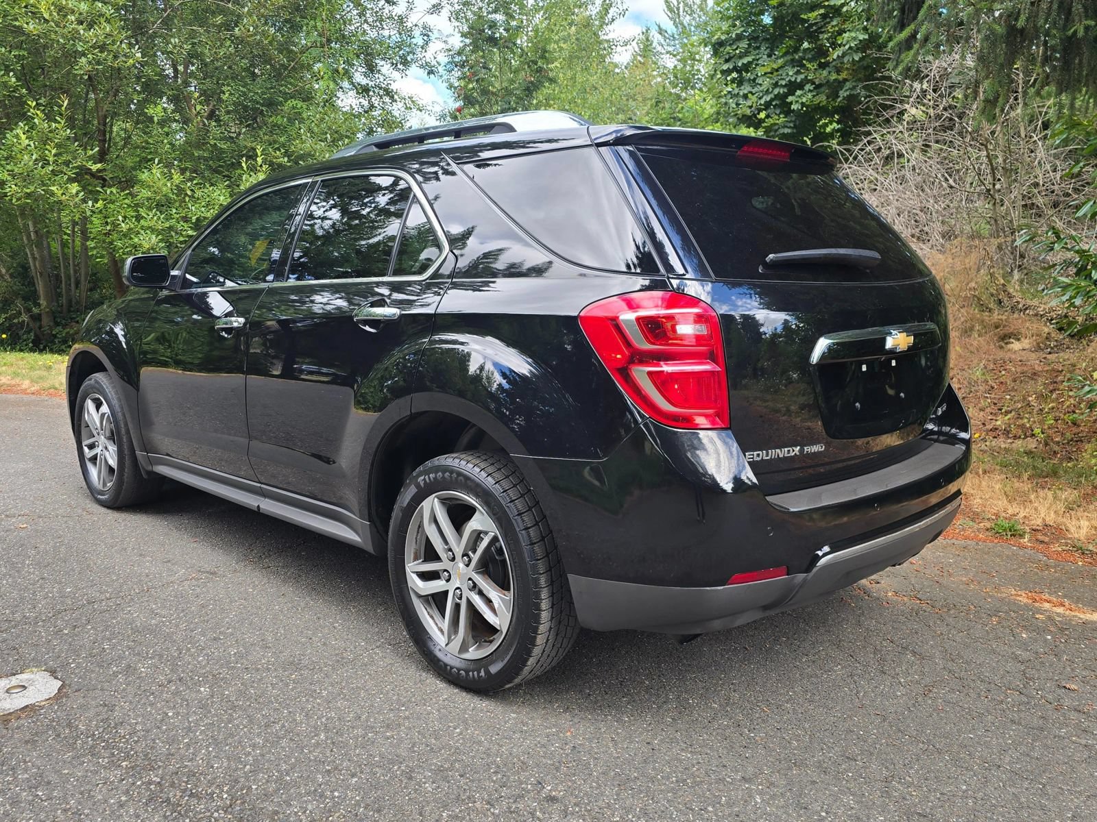 Used 2017 Chevrolet Equinox Premier w/ Enhanced Convenience Package AWD/4WD image 3