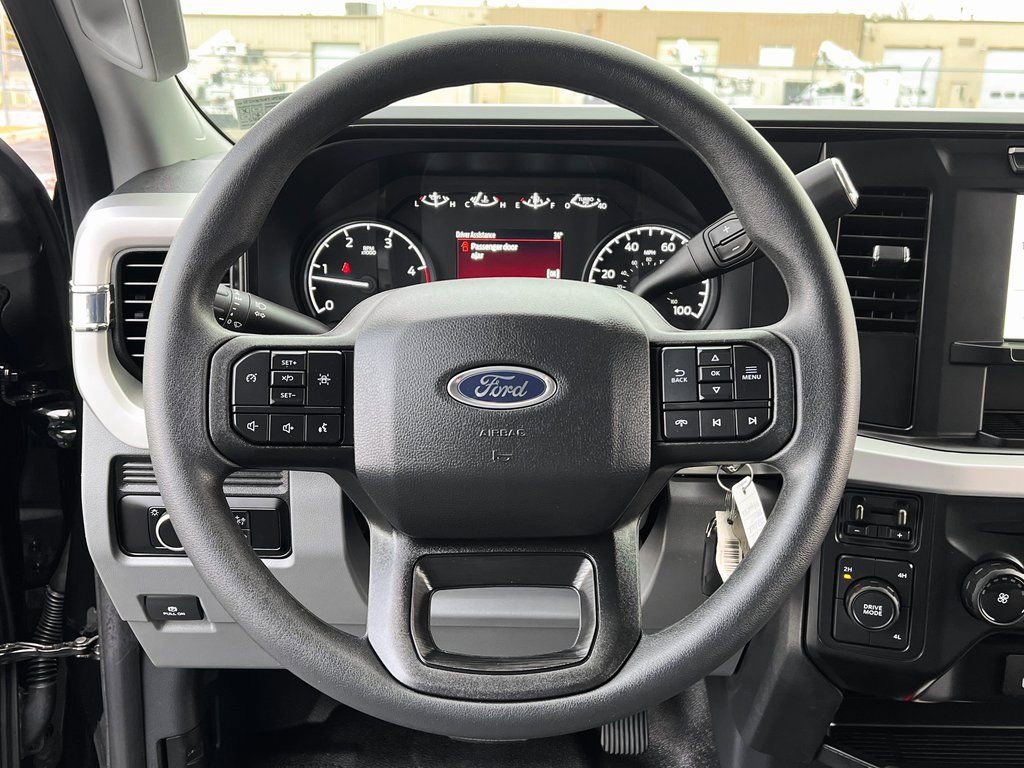 Used 2024 Ford F550 XLT image 19