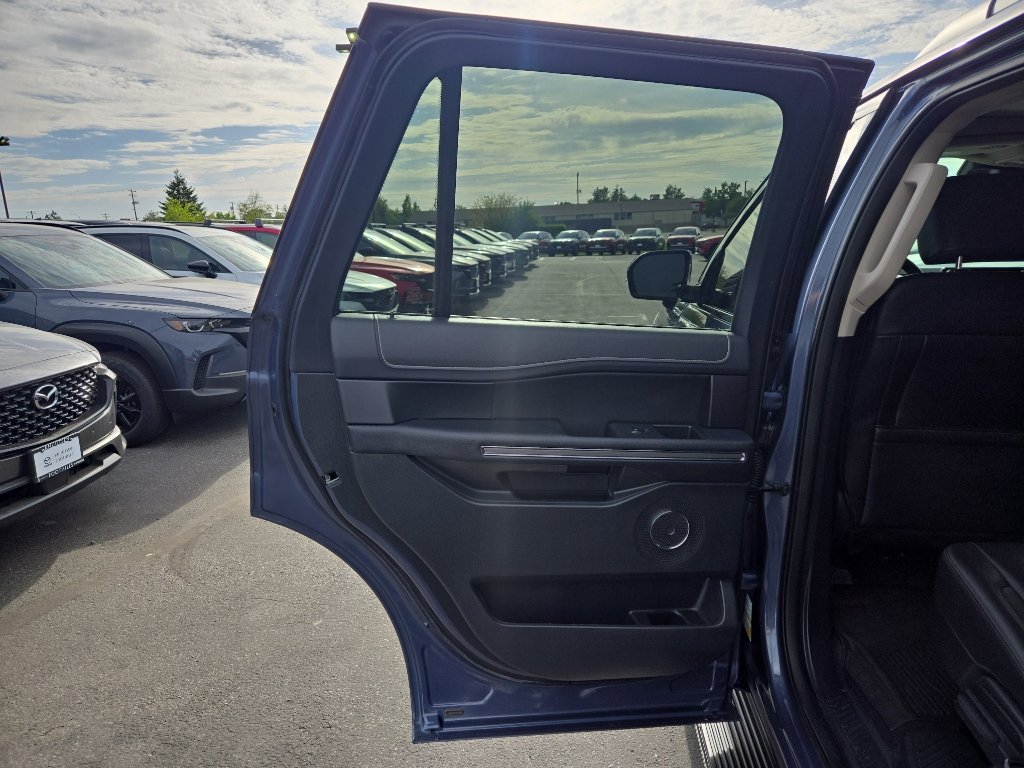 Used 2023 Ford Expedition XLT AWD/4WD image 13