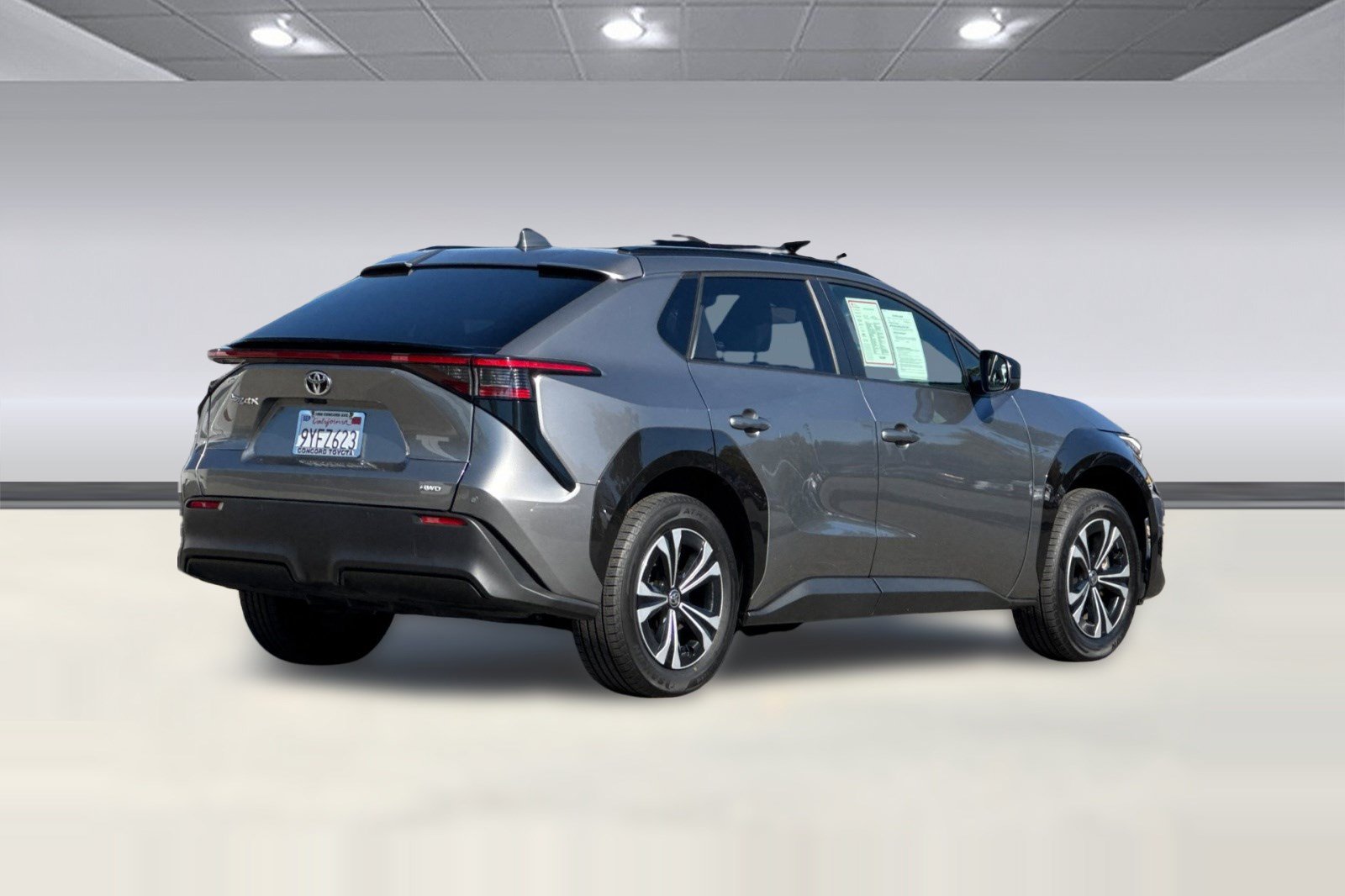 Used 2023 Toyota bZ4X AWD image 9