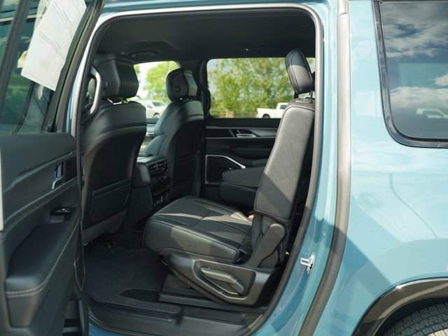 New 2026 Jeep Grand Wagoneer L Limited AWD/4WD image 13