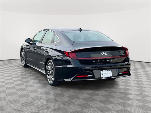 Used 2022 Hyundai Sonata Limited w/ Cargo Package FWD image 4
