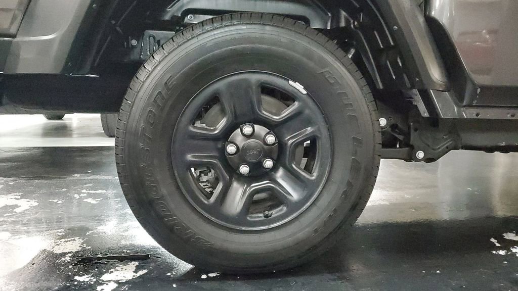 Used 2024 Jeep Gladiator Sport image 6