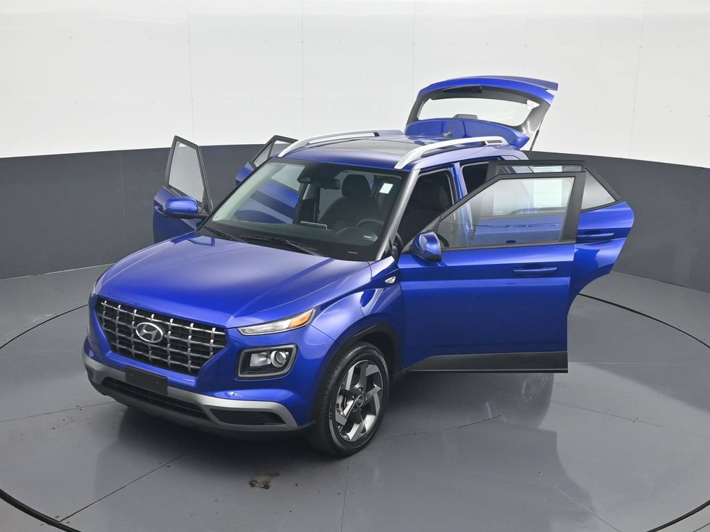 Certified 2024 Hyundai Venue SEL FWD image 31