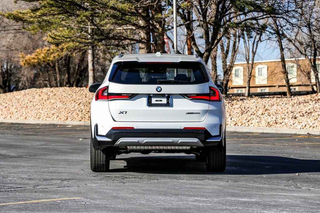 New 2026 BMW X1 xDrive28i w/ Convenience Package AWD/4WD image 4