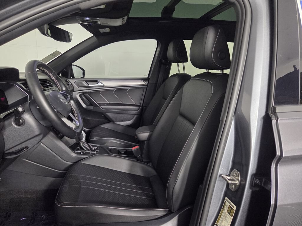 Used 2023 Volkswagen Tiguan SE R-Line FWD image 8