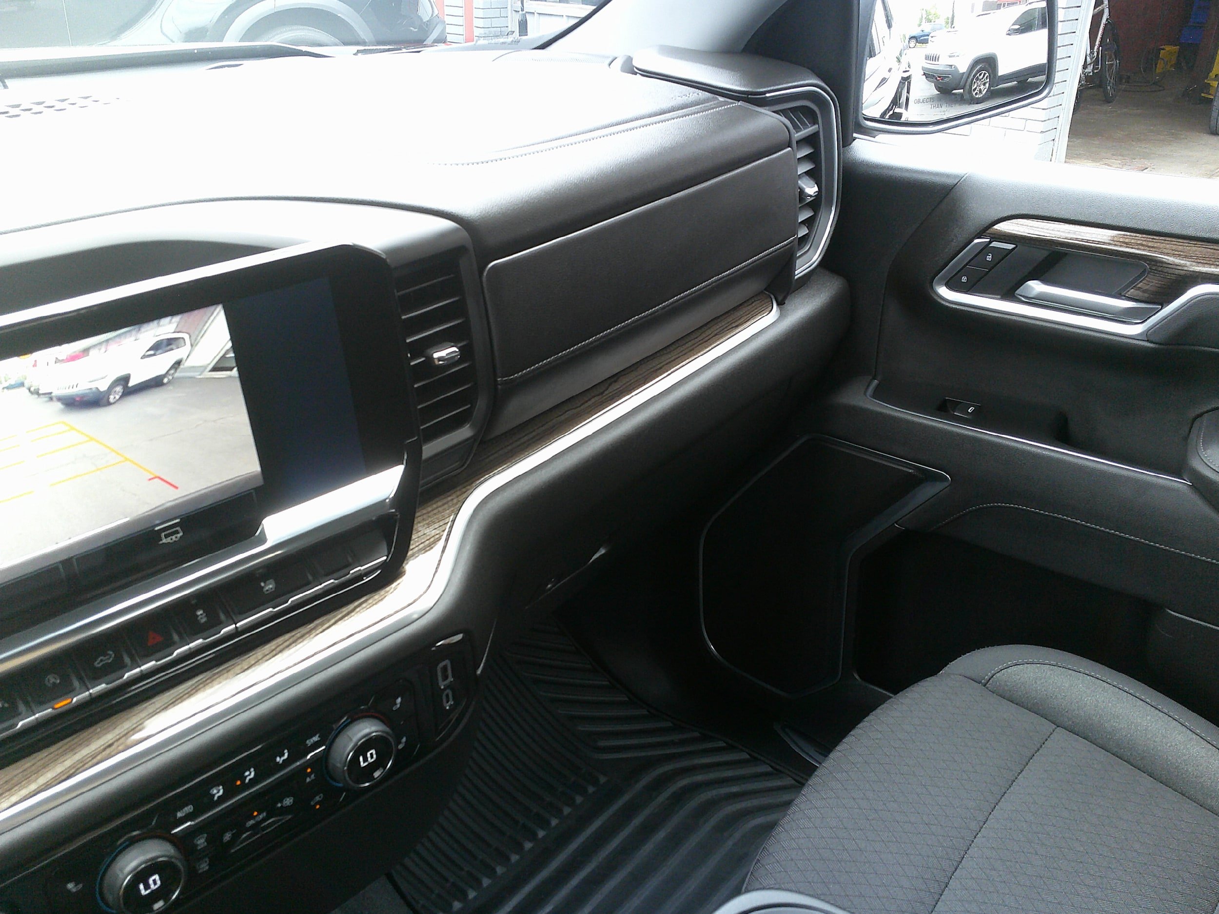 Used 2026 Chevrolet Silverado 1500 LT AWD/4WD image 29